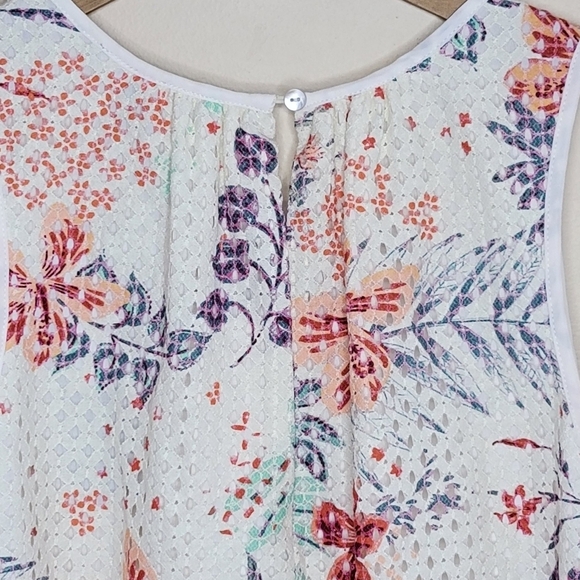 NWT Stitch Fix Daniel Rainn | Cadez Perforated Floral Overlay Tank Blouse - Picture 7 of 8